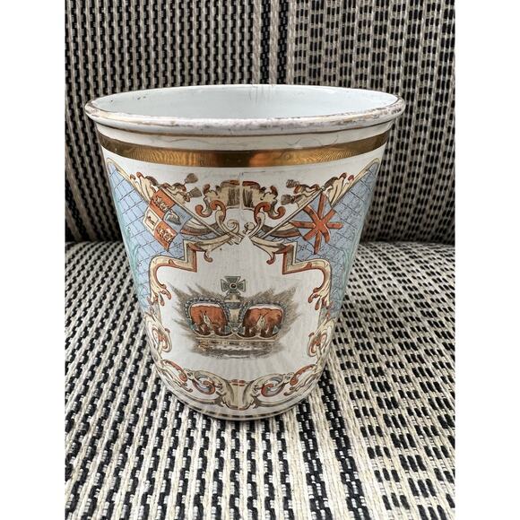 1897 Rare Antique Queen Victoria Diamond Jubilee Souvenir Enamel Cup Gilded - Picture 4 of 6